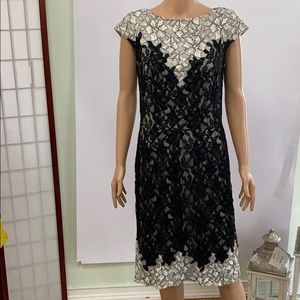 TADASHI SHOJI  SHEATH LACE DRESS SIZE 12